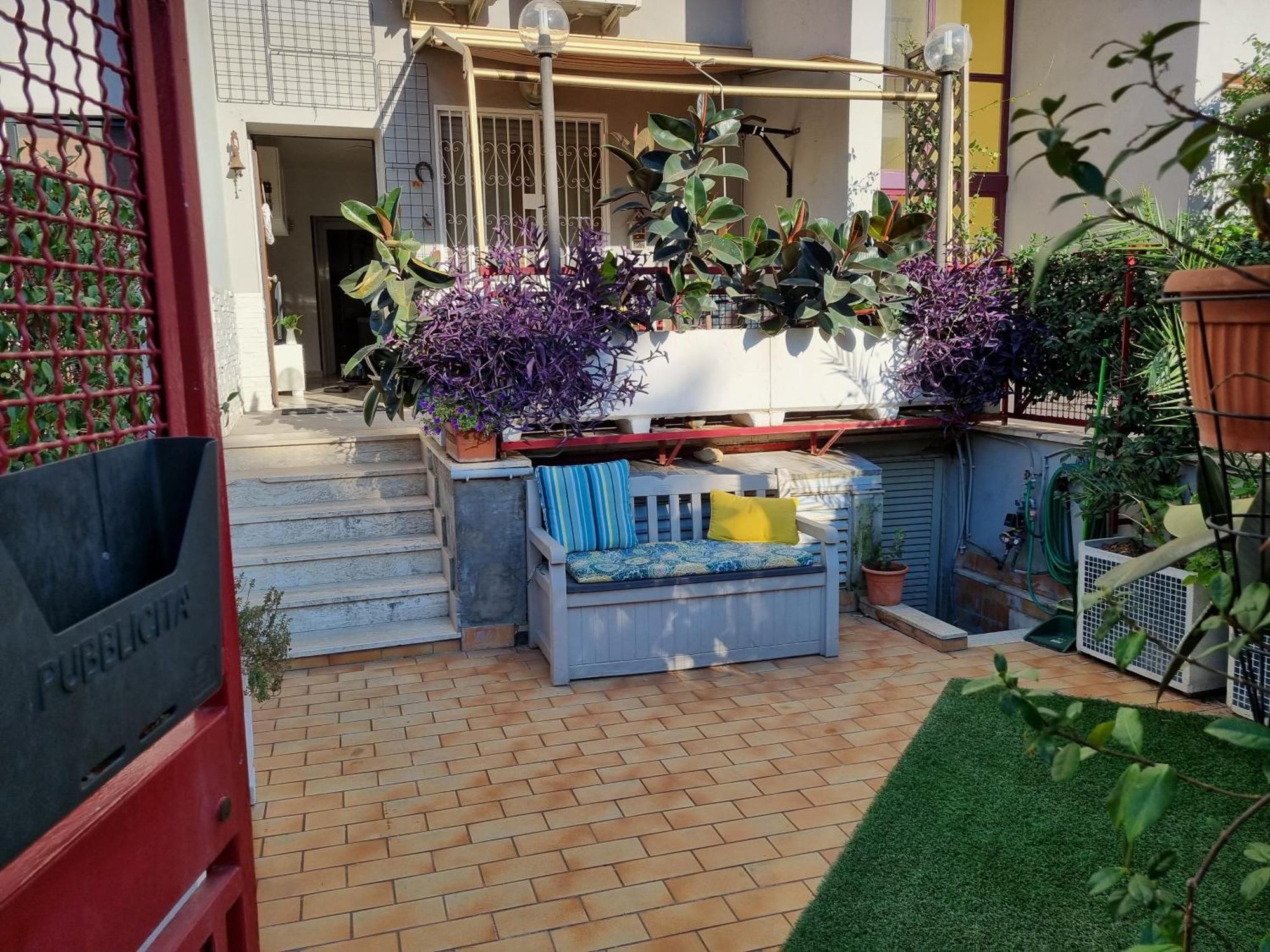 Intero Appartamento Con Giardino E Parcheggio ローマ エクステリア 写真